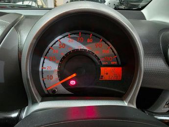 Peugeot 107 1.0 12V Urban 2 Tronic Euro 4 3dr