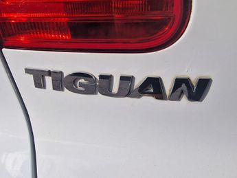 Volkswagen Tiguan 2.0 TDI BlueMotion Tech R-Line Edition DSG 4WD Euro 6 (s/s) 5dr
