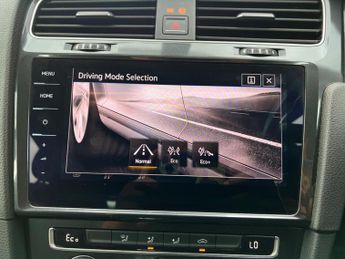 Volkswagen e-Golf 35.8kWh e-Golf Auto 5dr