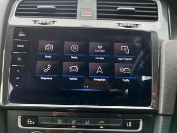 Volkswagen e-Golf 35.8kWh e-Golf Auto 5dr