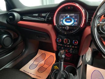 MINI Hatch 2.0 John Cooper Works Auto Euro 6 (s/s) 3dr