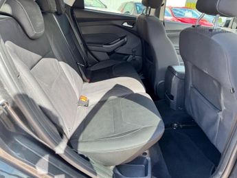 Ford Focus 1.6 Zetec Powershift Euro 6 5dr