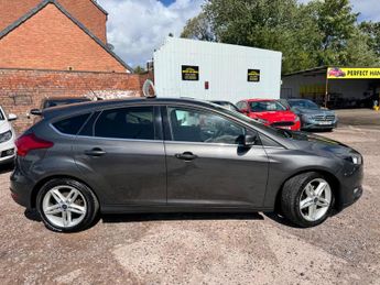 Ford Focus 1.6 Zetec Powershift Euro 6 5dr