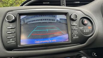 Toyota Yaris 1.5 VVT-h Icon Tech E-CVT Euro 6 (s/s) 5dr