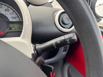 Peugeot 107 1.0 12V Sportium Euro 5 5dr