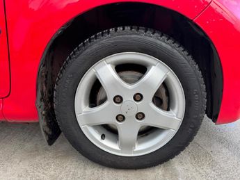 Peugeot 107 1.0 12V Sportium Euro 5 5dr