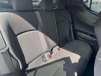 TOYOTA C-HR 1.8 VVT-h Design SUV 5dr Petrol Hybrid CVT Euro 6 (s/s) (122 ps)