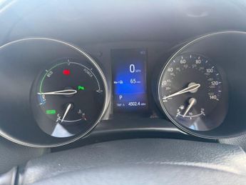 TOYOTA C-HR 1.8 VVT-h Design SUV 5dr Petrol Hybrid CVT Euro 6 (s/s) (122 ps)