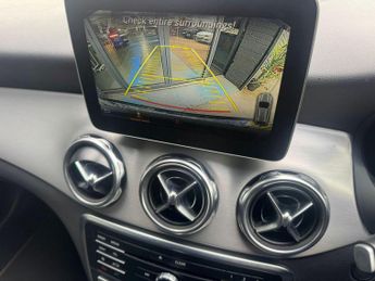 MERCEDES-BENZ GLA 2.1 GLA200d AMG Line (Premium) SUV 5dr Diesel 7G-DCT 4MATIC Euro