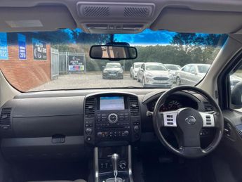 Nissan Pathfinder 2.5 dCi Tekna Auto 4WD Euro 5 5dr
