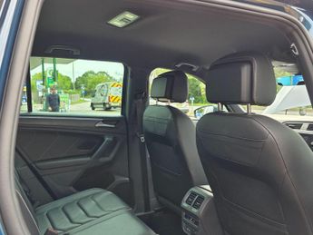 Volkswagen Tiguan 2.0 TDI R-Line DSG Euro 6 (s/s) 5dr