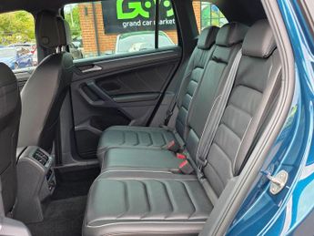 Volkswagen Tiguan 2.0 TDI R-Line DSG Euro 6 (s/s) 5dr