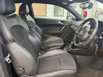Audi A1 1.4 TFSI CoD S line Hatchback 3dr Petrol S Tronic Euro 6 (s/s) (