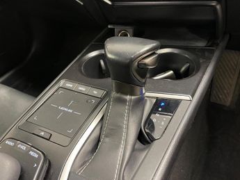 Lexus UX 2.0 250h E-CVT Euro 6 (s/s) 5dr