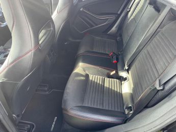 Mercedes-Benz CLA 2.1 CLA220d AMG Line Coupe 7G-DCT Euro 6 (s/s) 4dr