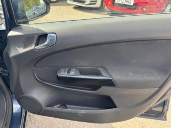 Vauxhall Corsa 1.4 16V Exclusiv Auto Euro 5 5dr (A/C)