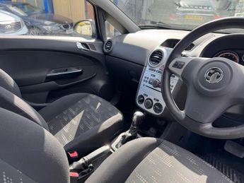 Vauxhall Corsa 1.4 16V Exclusiv Auto Euro 5 5dr (A/C)