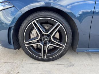 Mercedes-Benz A Class 2.0 A35 AMG (Premium Plus) Hatchback 5dr Petrol SpdS DCT 4MATIC 