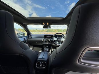 Mercedes-Benz A Class 2.0 A35 AMG (Premium Plus) Hatchback 5dr Petrol SpdS DCT 4MATIC 