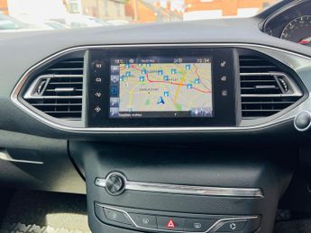 Peugeot 308 1.2 PureTech Allure EAT Euro 6 (s/s) 5dr