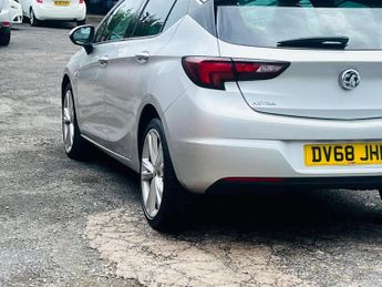 Vauxhall Astra 1.6 CDTi BlueInjection SRi Nav Auto Euro 6 (s/s) 5dr