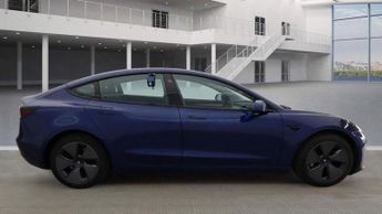 Tesla Model 3 Standard Range Plus Auto RWD 4dr