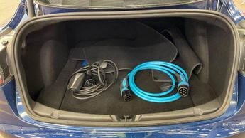 Tesla Model 3 Standard Range Plus Auto RWD 4dr