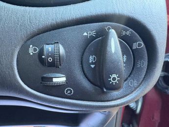 Ford Focus 2.0i 16v Ghia 5dr