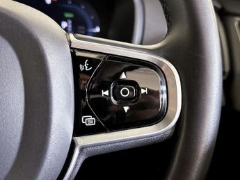 Volvo XC90 2.0h T8 Recharge 18.8kWh Core Auto 4WD Euro 6 (s/s) 5dr