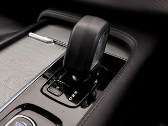 Volvo XC90 2.0h T8 Recharge 18.8kWh Core Auto 4WD Euro 6 (s/s) 5dr
