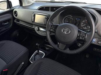 Toyota Yaris 1.5 VVT-h Icon Tech Hatchback 5dr Petrol Hybrid E-CVT Euro 6 (s/