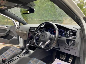 Volkswagen Golf 1.4 TSI 8.7kWh GTE Advance DSG Euro 6 (s/s) 5dr