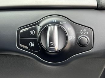 Audi A4 Avant 2.0 TDI S line Multitronic Euro 5 (s/s) 5dr