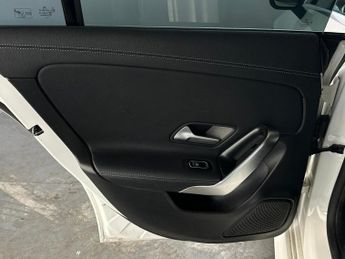 Mercedes-Benz CLA 1.3 CLA180 AMG Line Shooting Brake 7G-DCT Euro 6 (s/s) 5dr