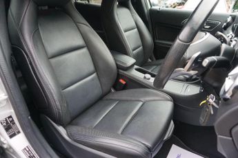 Mercedes-Benz GLA 2.1 GLA200d AMG Line (Premium Plus) 7G-DCT 4MATIC Euro 6 (s/s) 5