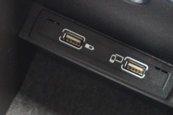 Mercedes-Benz GLA 2.1 GLA200d AMG Line (Premium Plus) 7G-DCT 4MATIC Euro 6 (s/s) 5