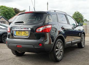 Nissan Qashqai 1.6 Tekna SUV 5dr Petrol CVT 2WD Euro 5 (AVM) (117 ps)