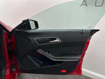 Mercedes-Benz CLA 2.0 CLA250 AMG Coupe 7G-DCT 4MATIC Euro 6 (s/s) 4dr