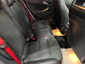Mercedes-Benz CLA 2.0 CLA250 AMG Coupe 7G-DCT 4MATIC Euro 6 (s/s) 4dr