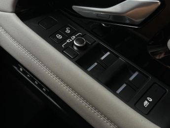 Land Rover Range Rover Evoque 2.0 P250 MHEV First Edition Auto 4WD Euro 6 (s/s) 5dr