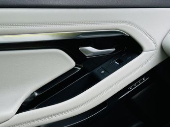 Land Rover Range Rover Evoque 2.0 P250 MHEV First Edition Auto 4WD Euro 6 (s/s) 5dr