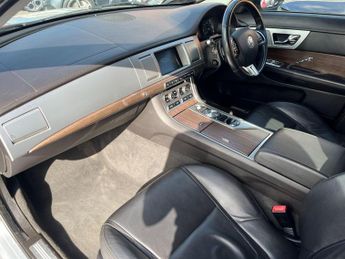 Jaguar XF 2.2d Luxury Auto Euro 5 (s/s) 4dr