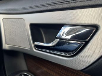 Jaguar XF 2.2d Luxury Auto Euro 5 (s/s) 4dr