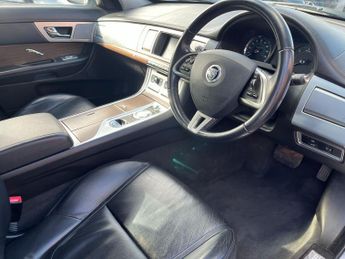 Jaguar XF 2.2d Luxury Auto Euro 5 (s/s) 4dr