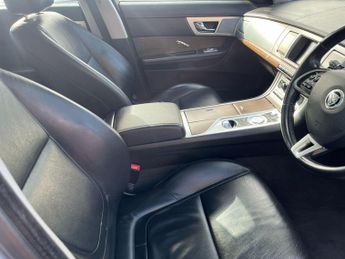 Jaguar XF 2.2d Luxury Auto Euro 5 (s/s) 4dr