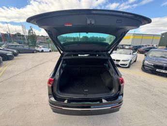 Volkswagen Tiguan 2.0 TDI BlueMotion Tech R-Line DSG 4Motion Euro 6 (s/s) 5dr