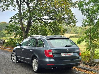 Skoda Superb 2.0 TDI Elegance DSG 4WD Euro 5 (s/s) 5dr