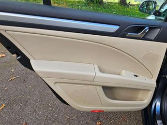 Skoda Superb 2.0 TDI Elegance DSG 4WD Euro 5 (s/s) 5dr