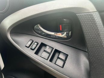 Toyota RAV4 2.2 D-CAT XT-R Auto 4WD Euro 5 5dr