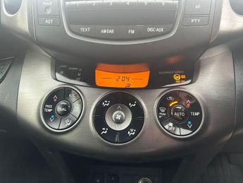 Toyota RAV4 2.2 D-CAT XT-R Auto 4WD Euro 5 5dr